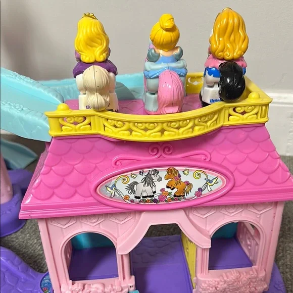 Fisher Price Little People Klip Klip Castle with 3 Princesses - Picture 6 of 7